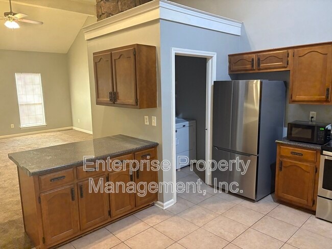 Building Photo - 3913 Oak Branch Cir E