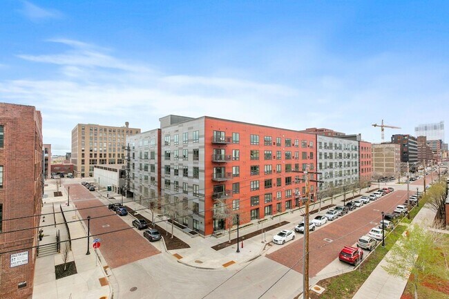 Building Photo - 901 N 3rd St