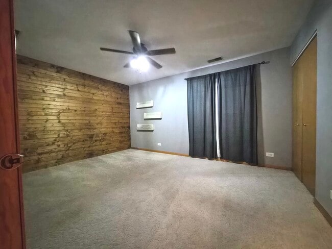 Building Photo - 2609 Carrolwood Rd