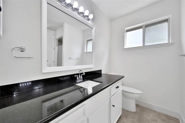 Building Photo - 9411 Roos Rd