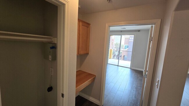 Building Photo - 3975 N Hualapai Way