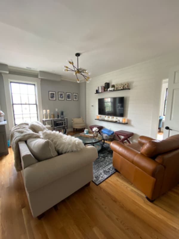 Building Photo - 185 Broadway