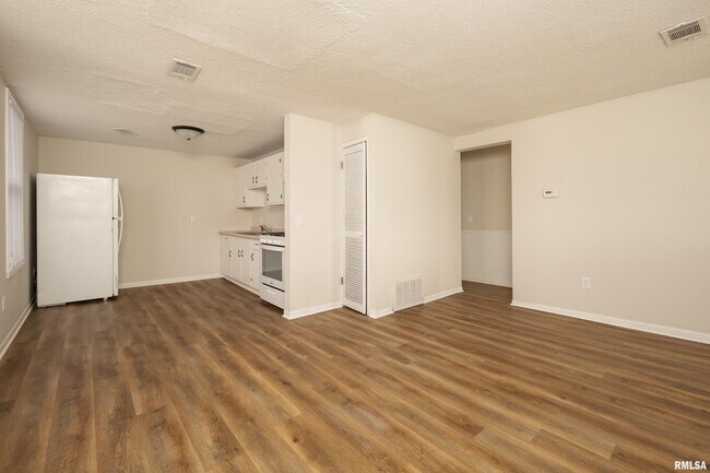 Building Photo - 1101 Gaines St