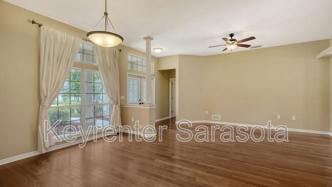 Building Photo - 6219 Aventura Dr