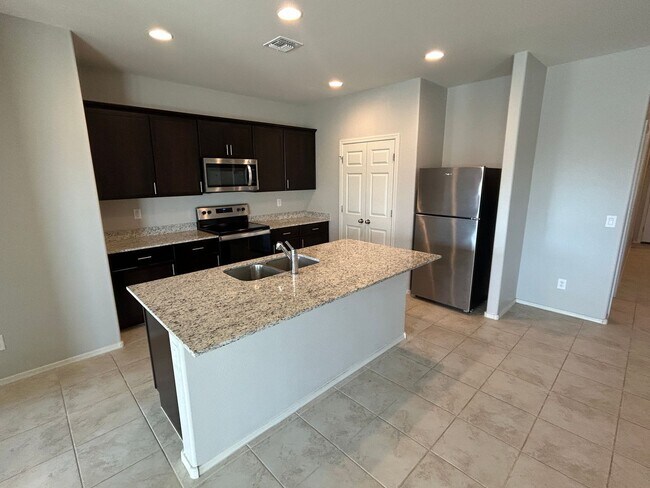 Building Photo - 24401 W Verlea Dr