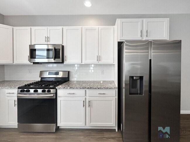 Building Photo - $0 DEPOSIT OPTION. SPACIOUS 4-BEDROOM, 3.5...