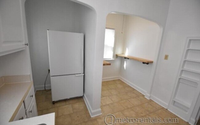 Building Photo - 87-89 W California Avenue