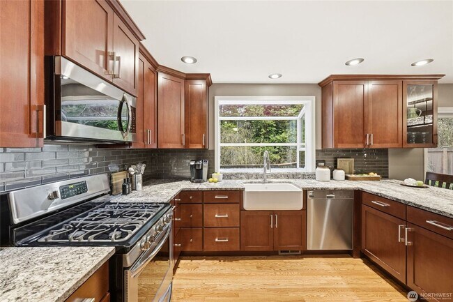 Building Photo - 3bd/2.25ba Duvall Home