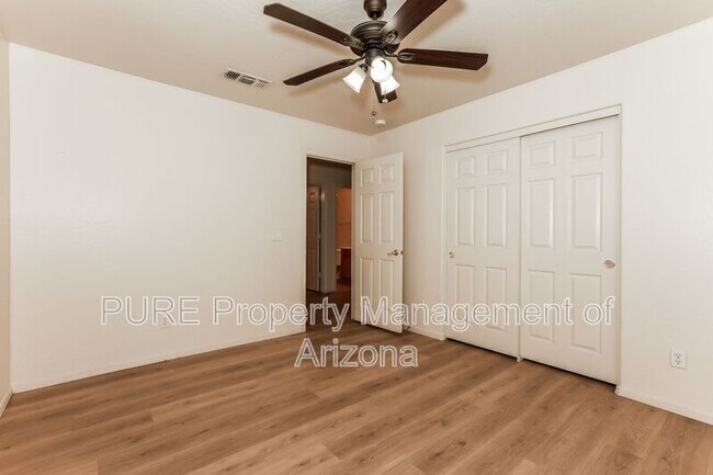 Building Photo - 10042 E Pantera Ave