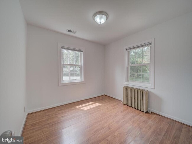 Building Photo - 6625 Harrison Ln