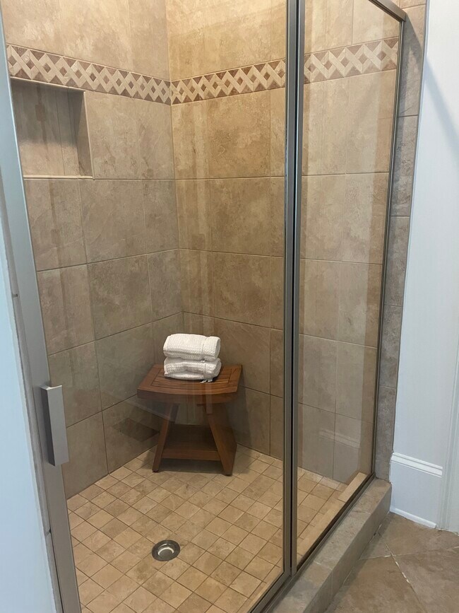 Building Photo - 5000 Wildeoak Trail