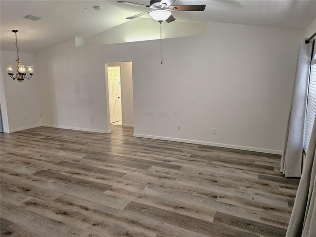 Building Photo - 1088 Panda Rd