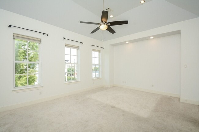 Building Photo - 2960 Rusk St