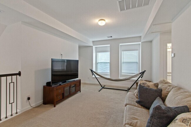 Building Photo - 12335 Summerbrook Dr