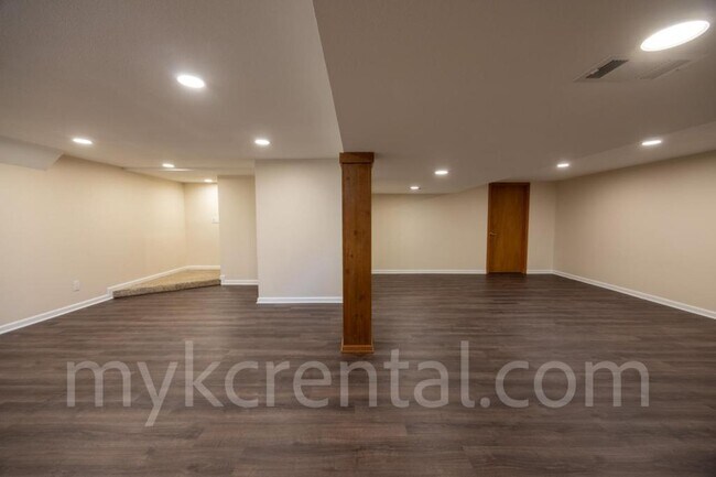 Building Photo - 12012 Ensley Ln