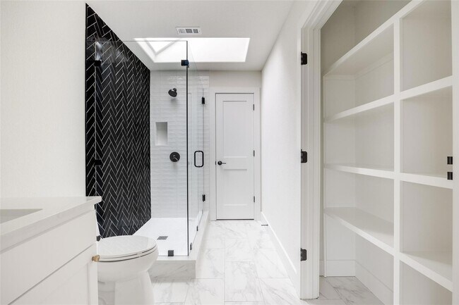 Building Photo - 3901 Peak Lookout Dr