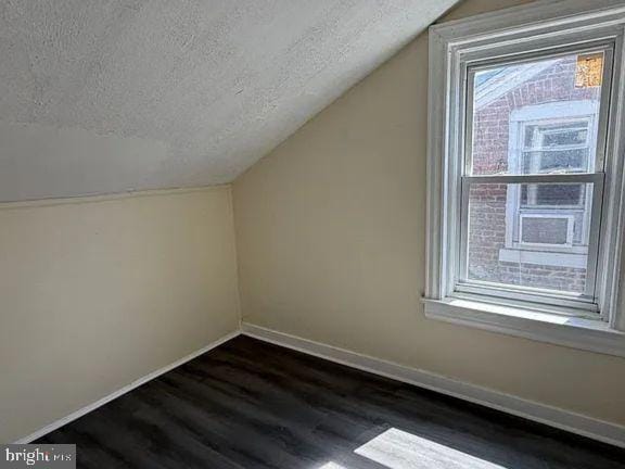 Building Photo - 510 N Hermitage Ave