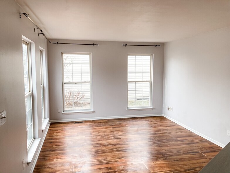 Building Photo - 10018 70th St