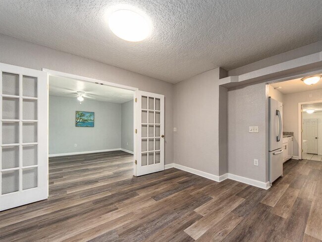 Building Photo - 1549 Linwood Dr
