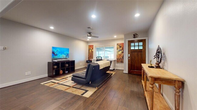 Building Photo - 3011 Larknolls Ln