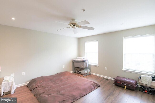 Building Photo - 1405 Roundhouse Ln