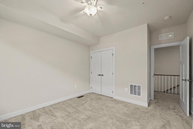 Building Photo - 1733 Dunnington Pl