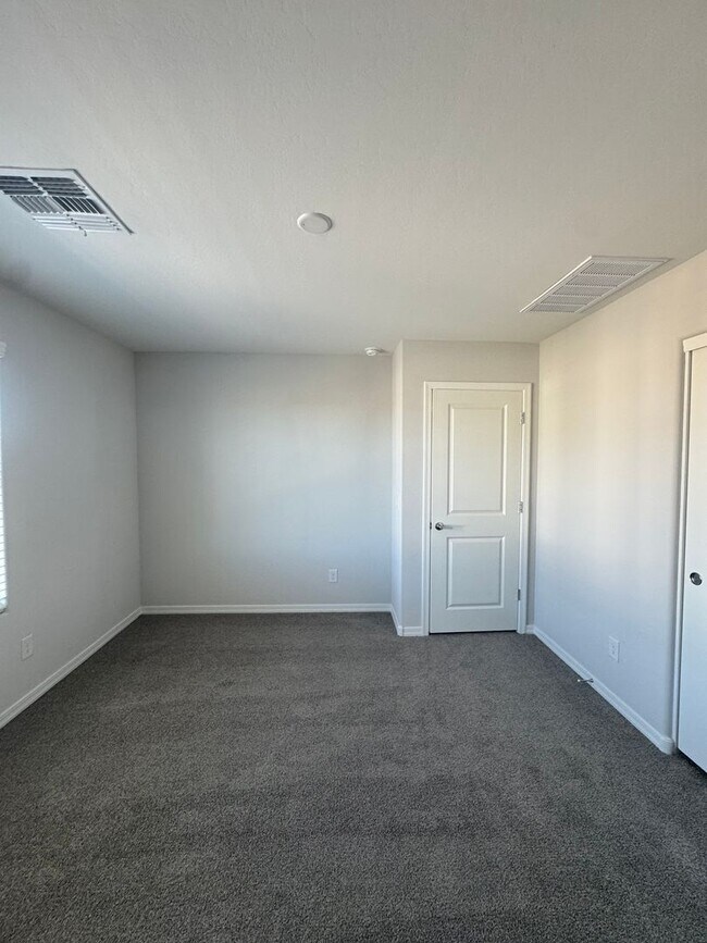 Building Photo - 16510 W Whispering Wind Dr