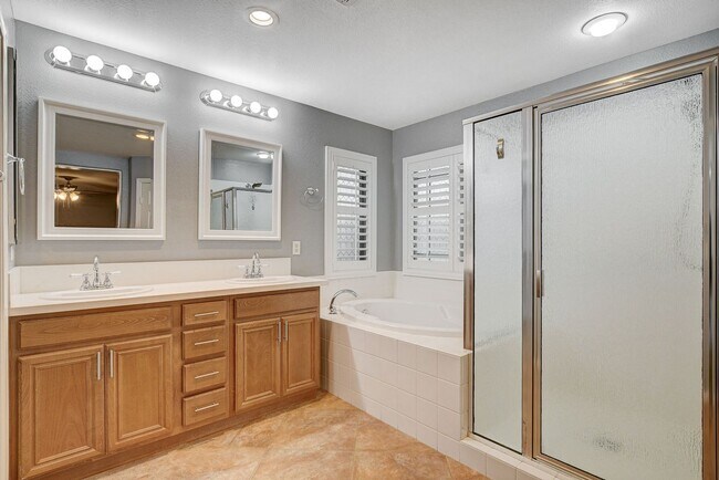 Building Photo - 4 Bedroom in North Las Vegas Near Aliante