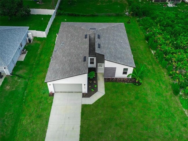 Building Photo - 1774 Karluk St