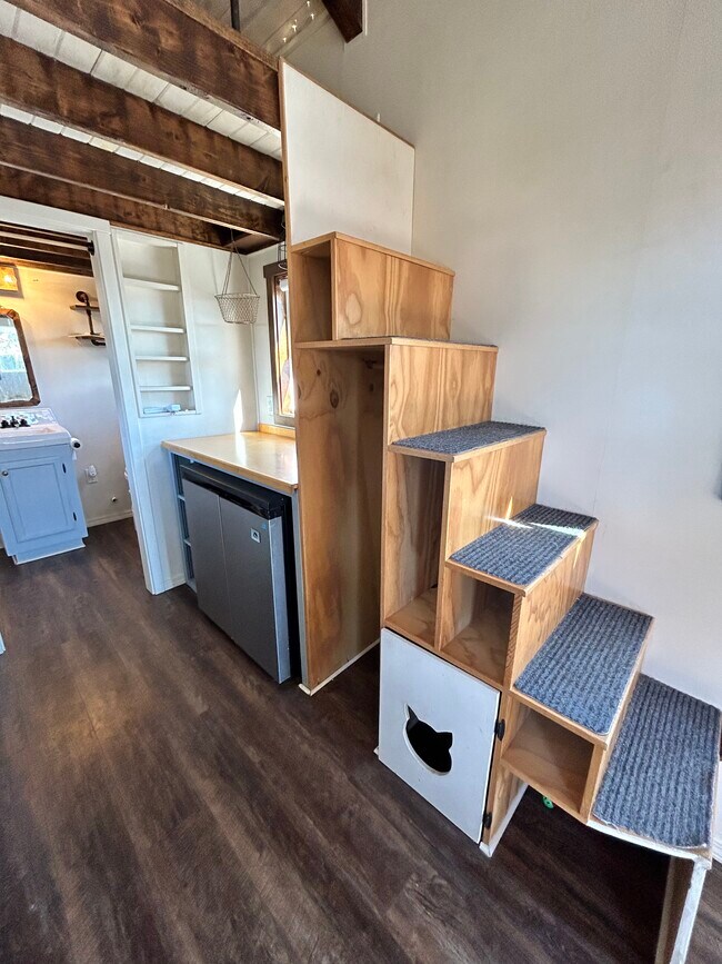 Building Photo - 754 Glencoe Dr