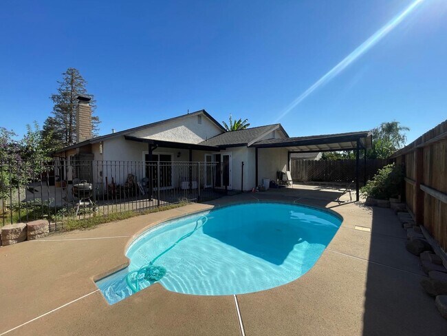 Building Photo - 6128 Chickasaw Ct