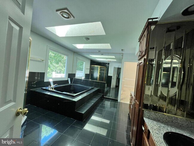 Building Photo - 7808 Hill House Ct