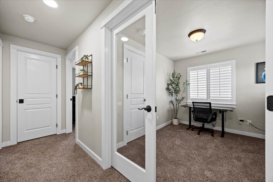Building Photo - 10130 W Brownstone Dr