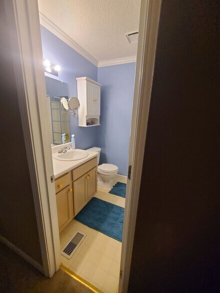 Building Photo - 5004 Falling Creek Ln