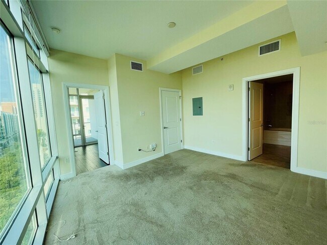 Building Photo - 101 S Eola Dr