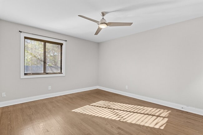 Building Photo - 705 W North St