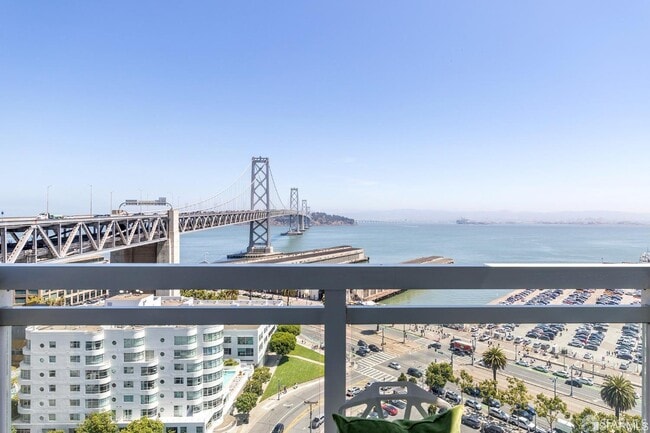 Building Photo - 501 Beale St