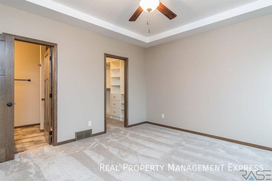 Building Photo - 4 Bedroom 3 Bathroom Home for Rent