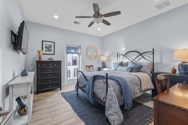 Building Photo - 22520 Bay Point Dr