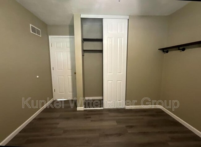 Building Photo - 503 Roland Ave