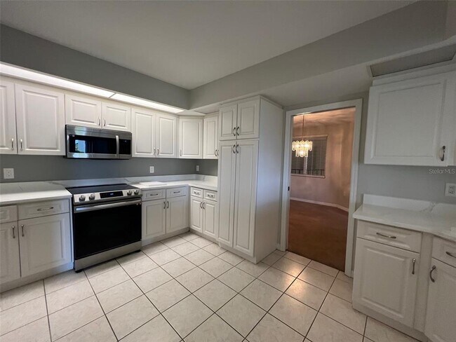 Building Photo - 670 Island Way