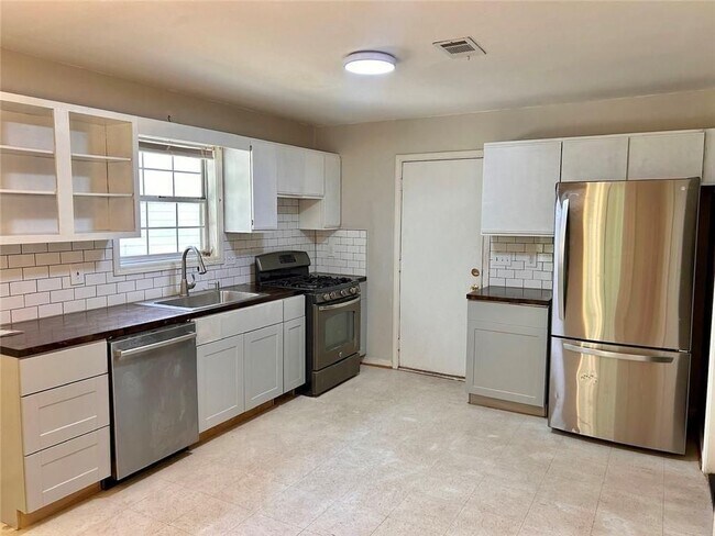 Building Photo - 1055 Autumn Crest Ct