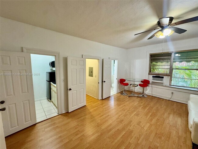 Building Photo - 3409 S Le Jeune Rd