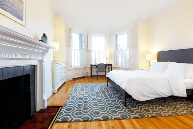 Building Photo - 396 Commonwealth Ave #3C Boston MA 02215