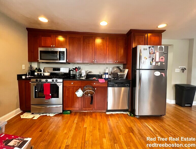 Building Photo - 57 Day St