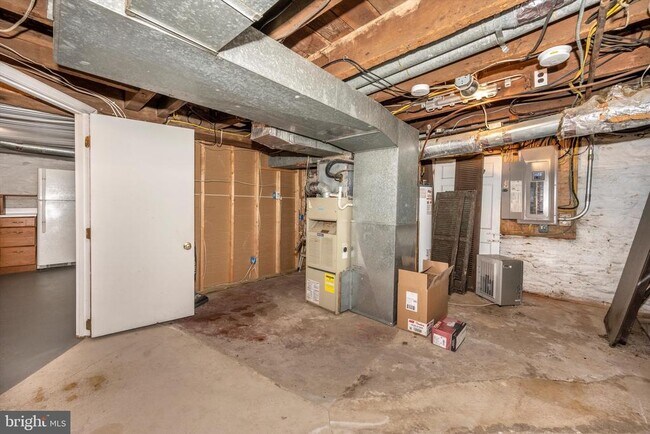 Building Photo - 315 E Patrick St
