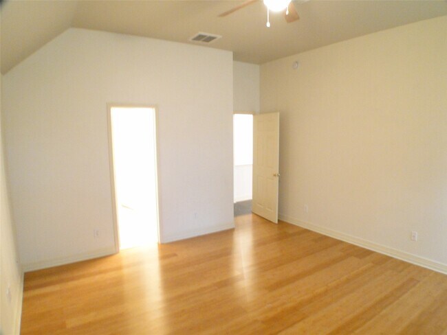Building Photo - 20606 Palm Rain Ct