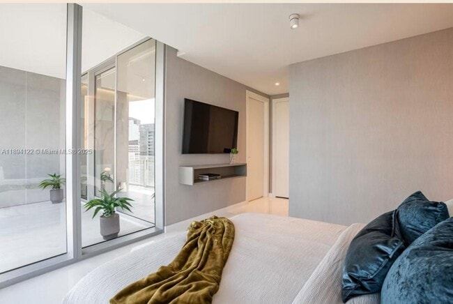 Building Photo - 300 Biscayne Blvd Way