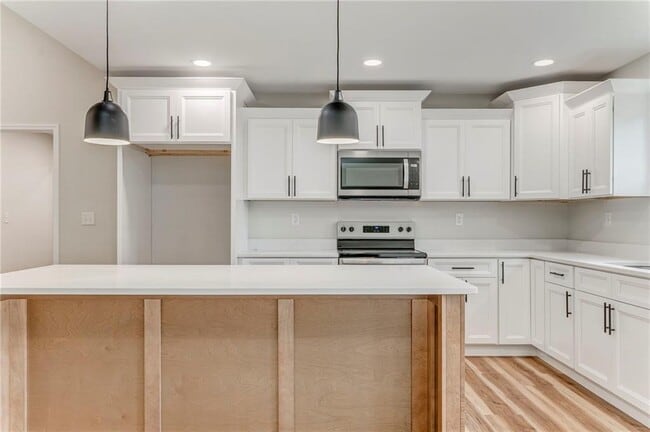 Building Photo - 22 Earls Way