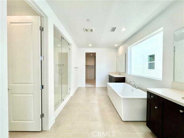 Building Photo - 27511 Elderberry Dr